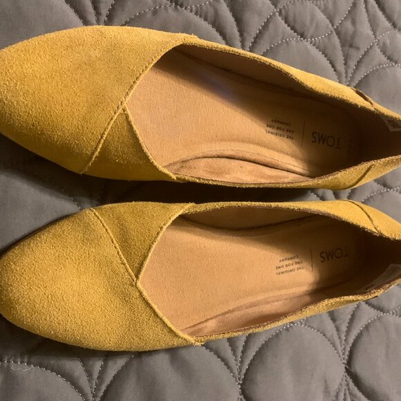 Cute TOM's Mustard Yellow Flats - Sz. 8.5 - Picture 2 of 7